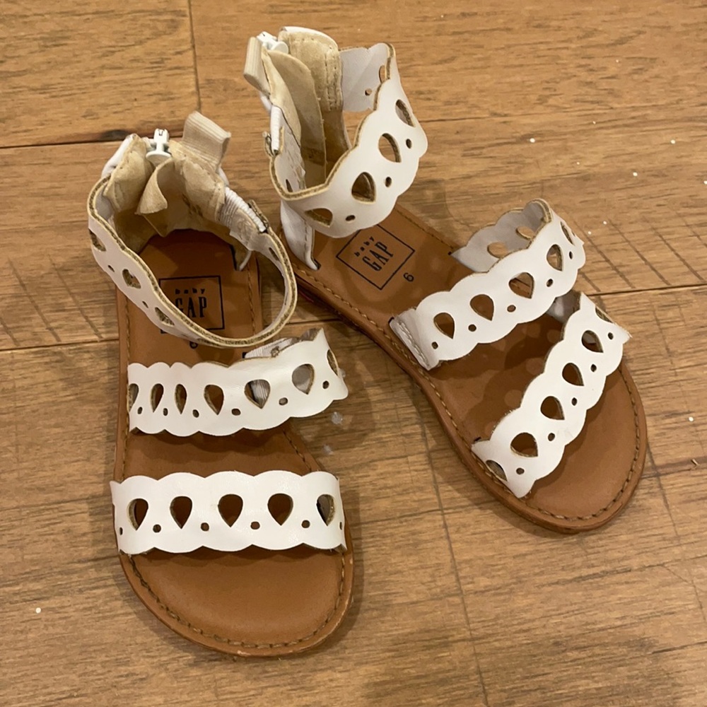 Toddler Gap sandals size 6